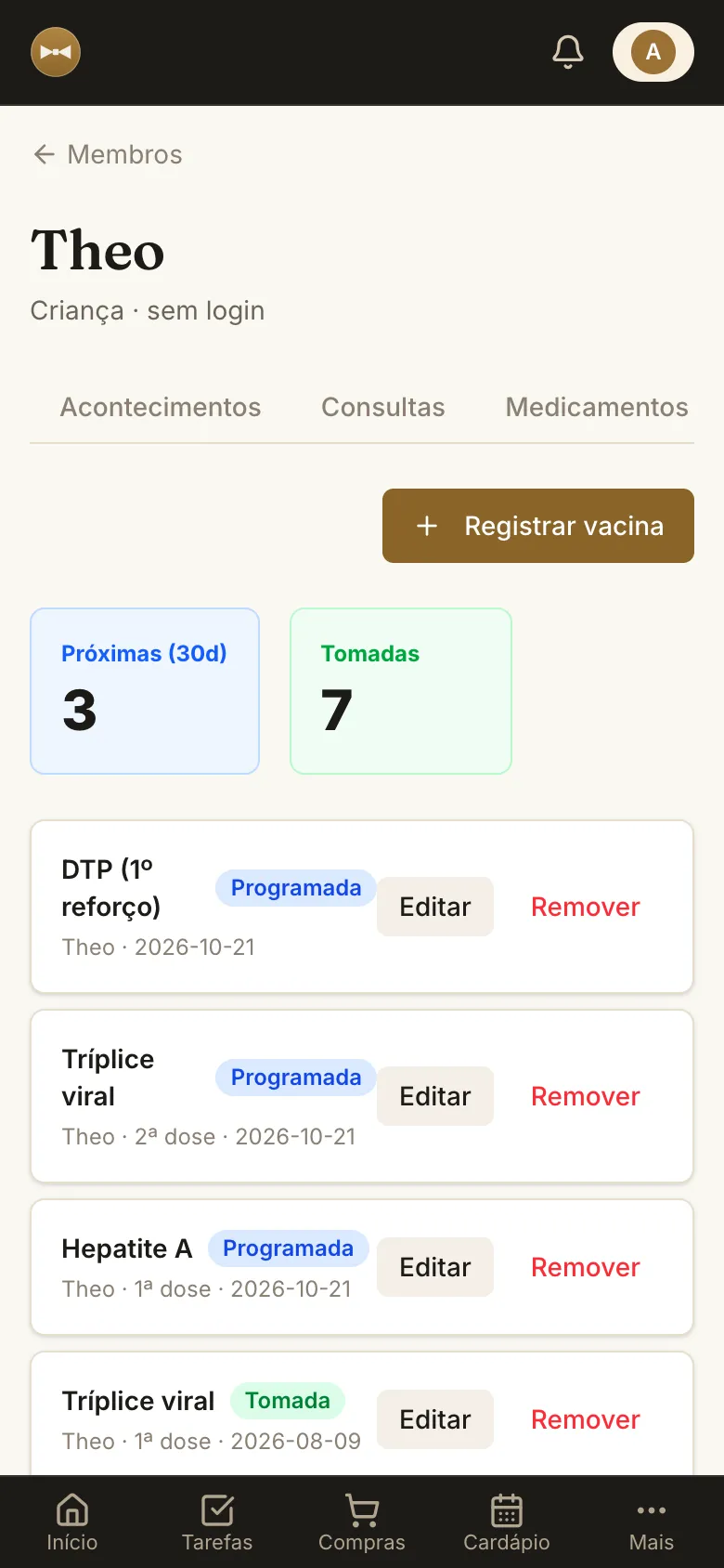 Carteira de vacinação do bebê com as doses aplicadas e as próximas